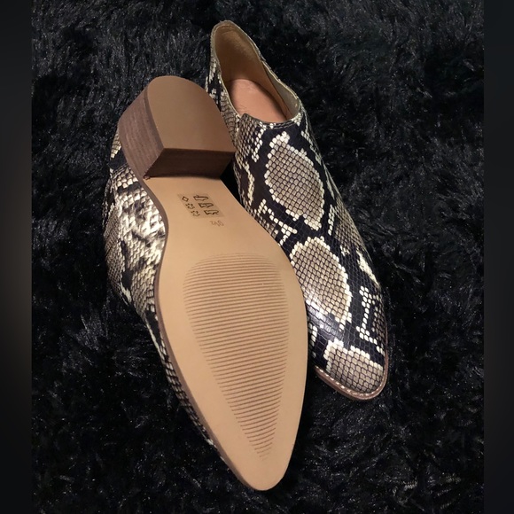 New Madewell Booties - Picture 6 of 8